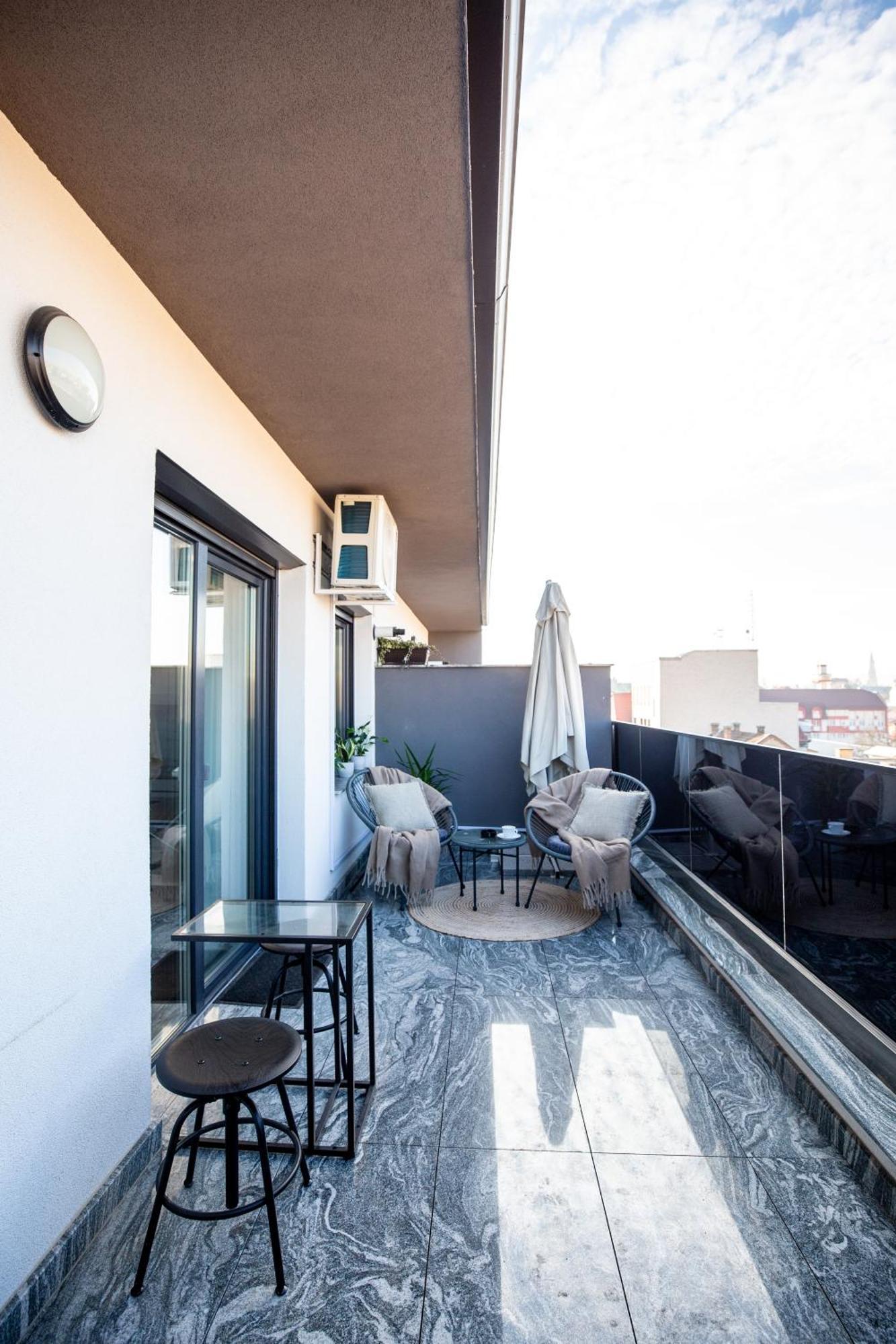 Unique City View Apartment Balcony & Parking Space Cluj-Napoca Exterior photo
