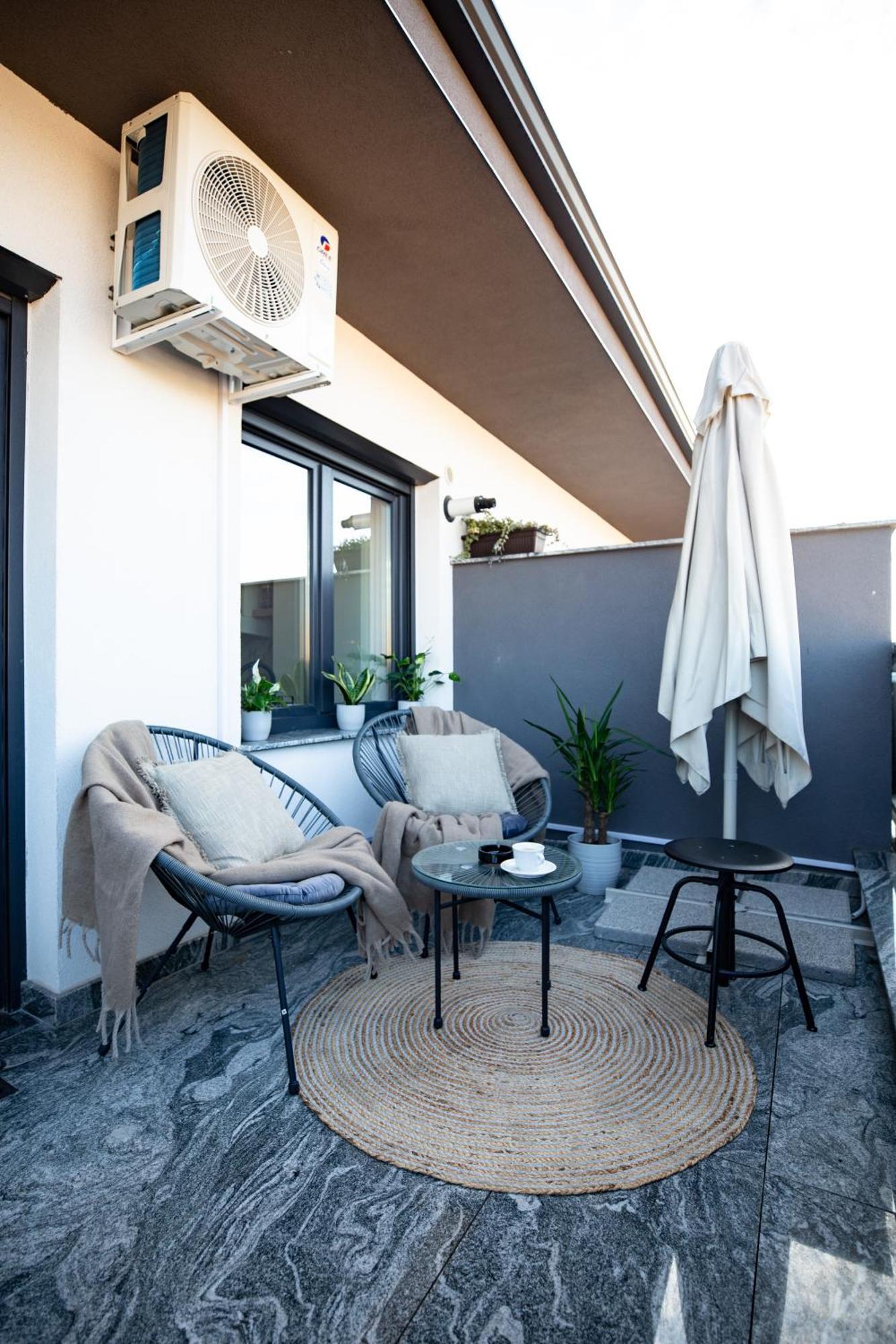 Unique City View Apartment Balcony & Parking Space Cluj-Napoca Exterior photo